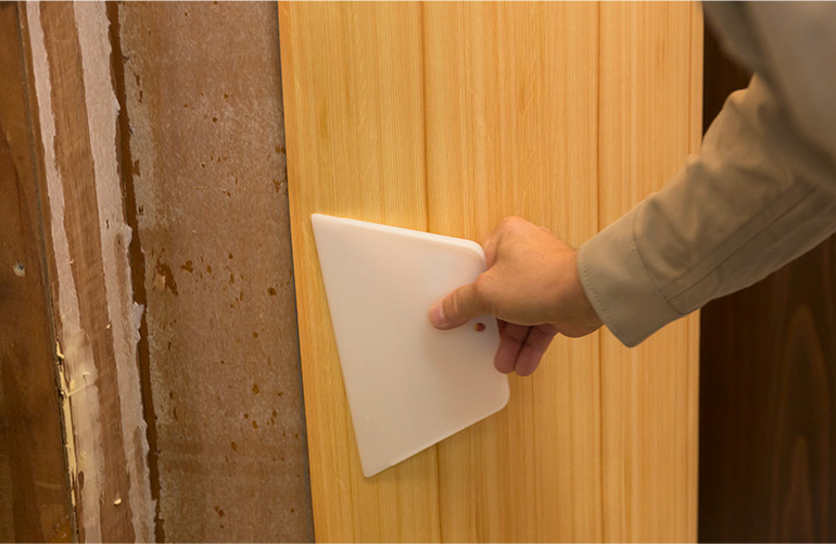 アール壁への貼り付けのイメージ写真