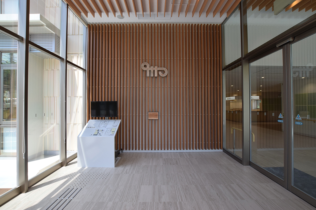 山添村庁舎玄関ホール