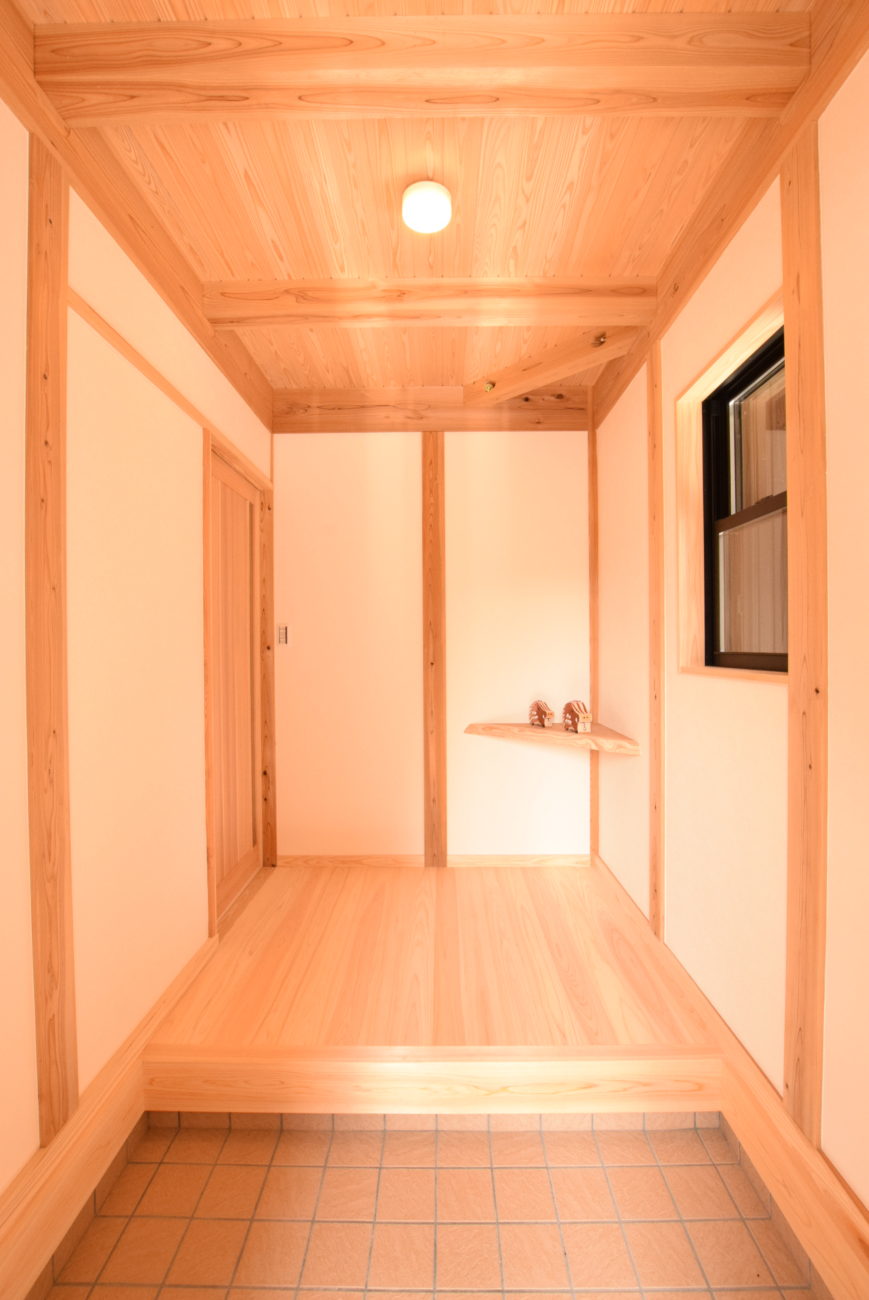 白川渡平屋村営住宅玄関