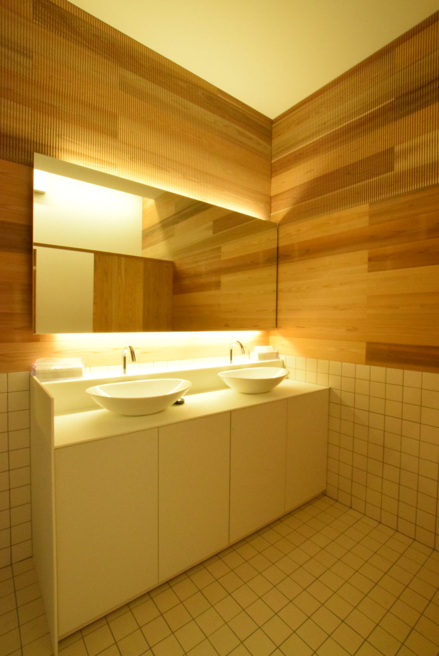 大阪木材会館　手洗い場