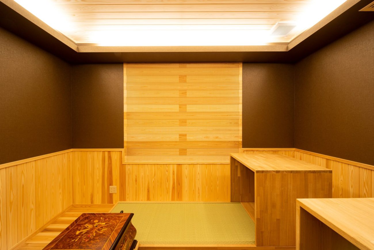 辻中歯科医院　木口スリットパネル1