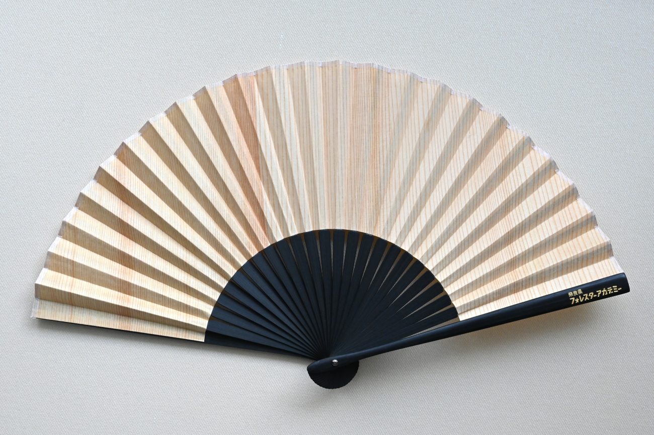 奈良県フォレスターアカデミー　吉野杉の扇子3
